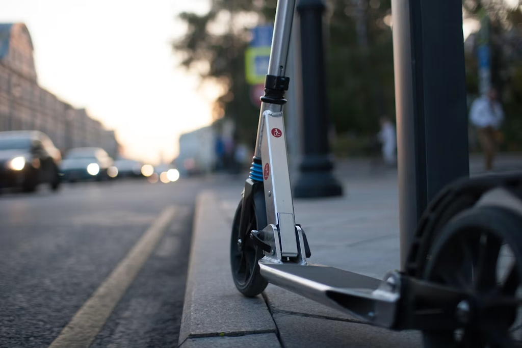 Trottinette électrique : les règles à connaître au Canada